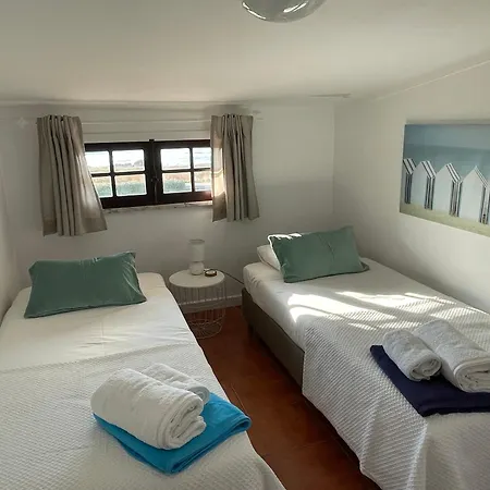 First-line Oceanfront House In Feriehus