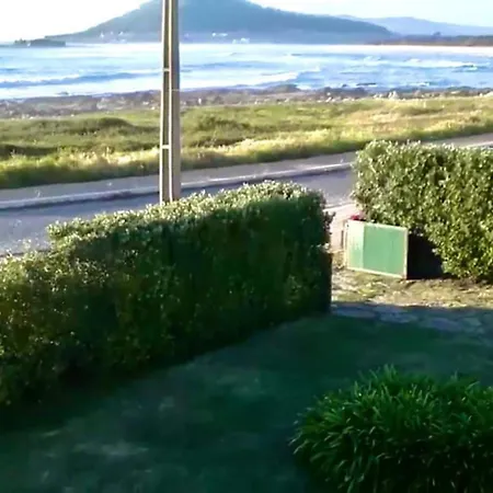 First-line Oceanfront House In Nyaraló *