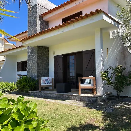 First-line Oceanfront House In Feriehus