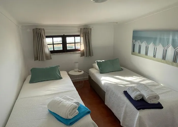 First-line Oceanfront House In Prázdninový dům