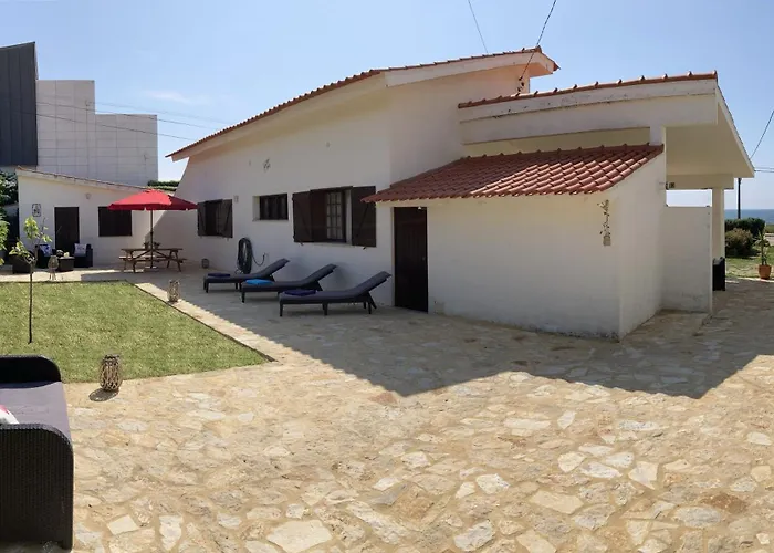 Casa de Férias First-line Oceanfront House In